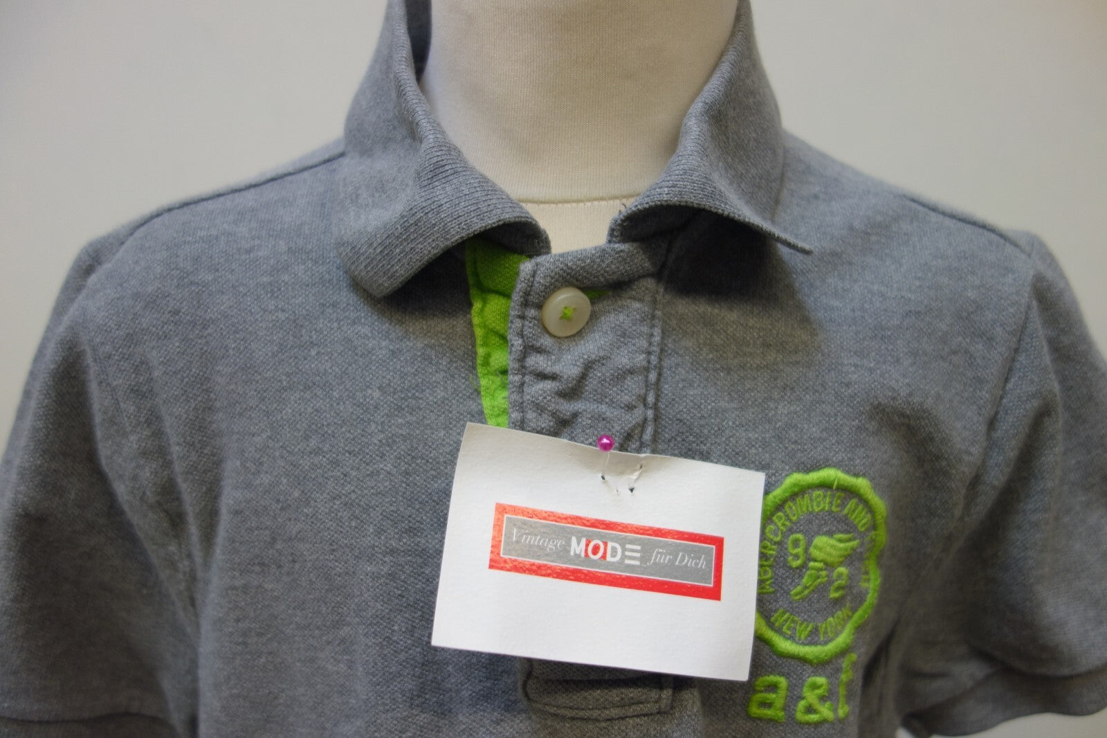 EK2183 Jungen Poloshirt von Abercrombie & Fitch, grau, Gr. 134/1401