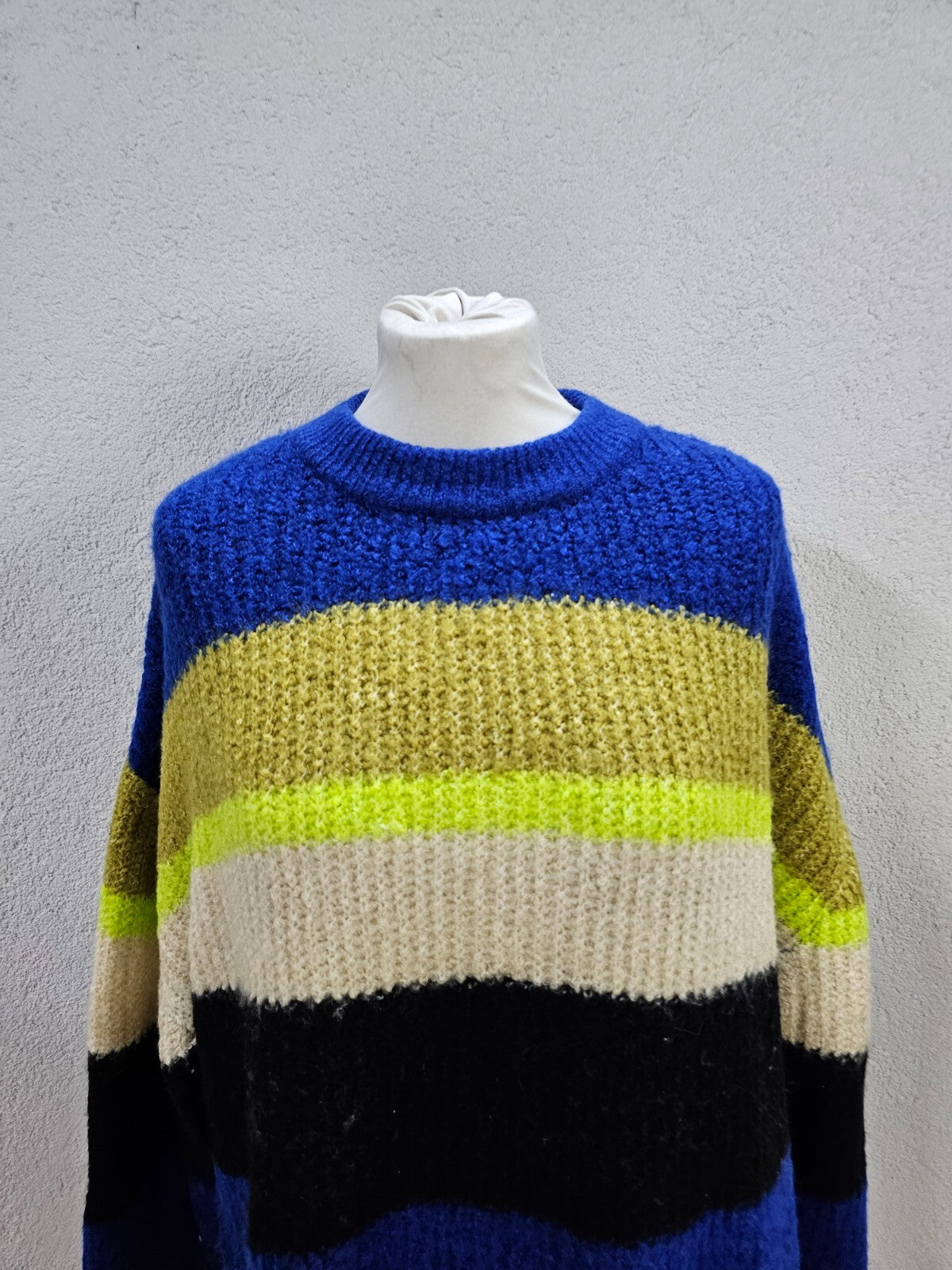 EK1725 Damen Pullover von H&M x Kangol, blau-grün-schwarz-weiß, Gr.L1