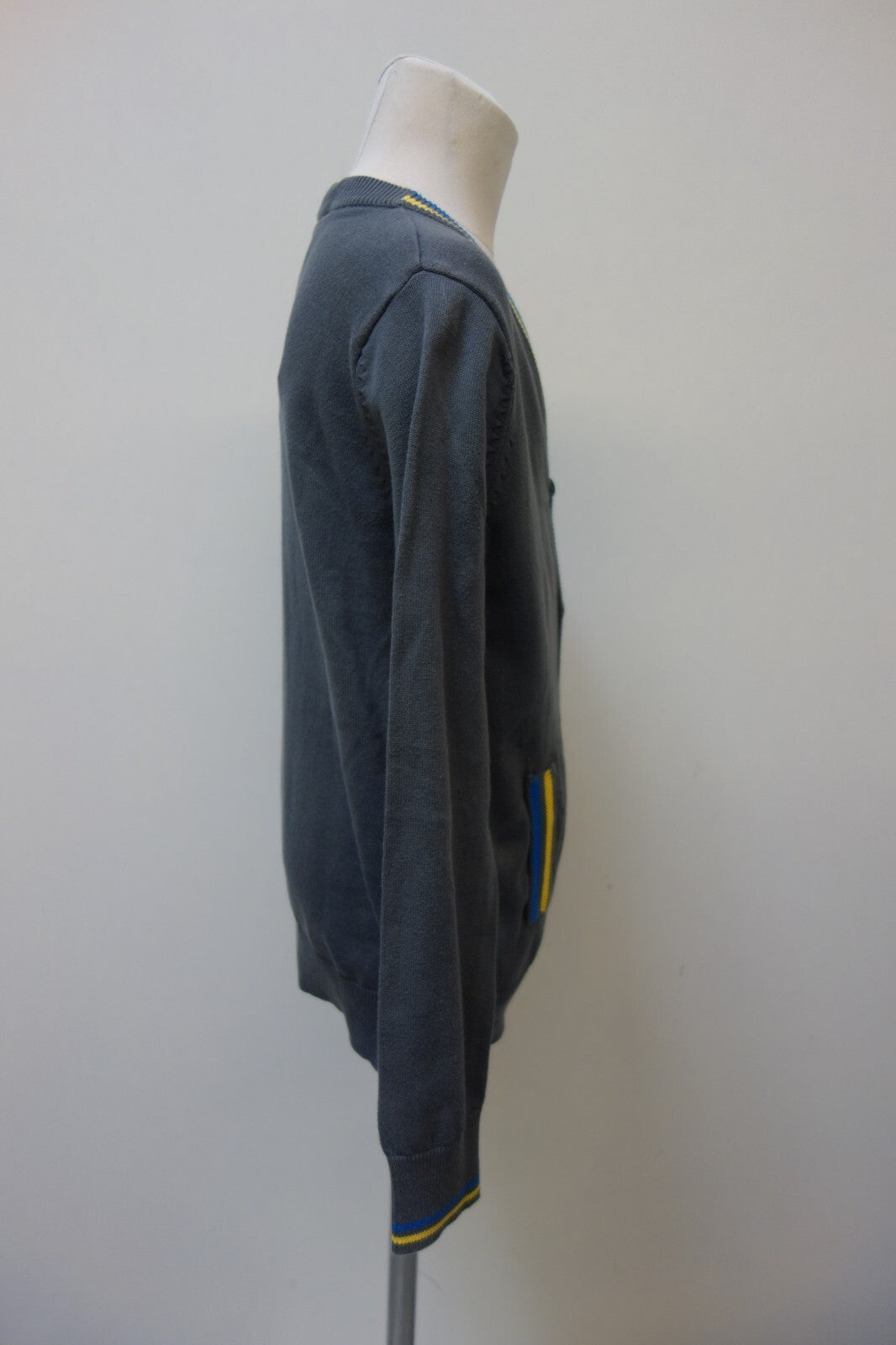 EK3848 Jungen Strickjacke von Benzini, grau. Gr. M2