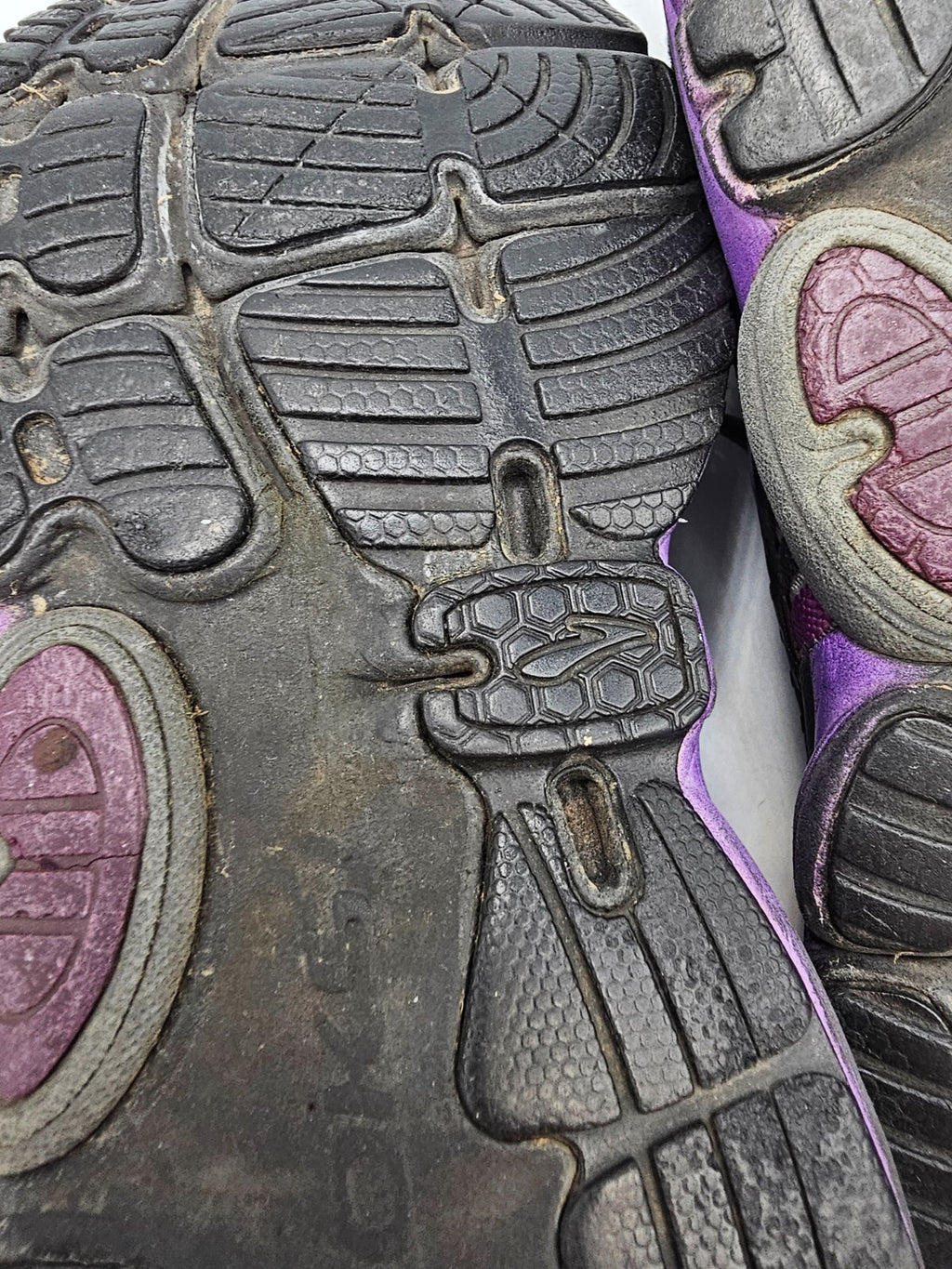 ES0105 Damen Laufschuh von Brooks, lila-schwarz, Gr.409