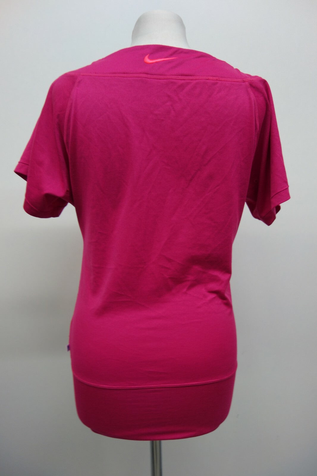 EK1255 Damen Sportoberteil von Nike, pink, XS4