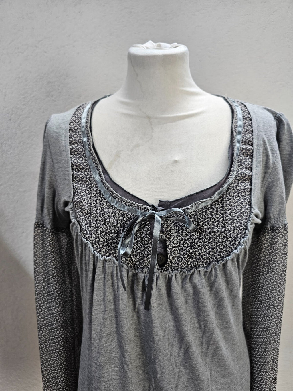 EK6085 Damen Langarmshirt von Heine, grau, Gr.M (nach Größentabelle)2