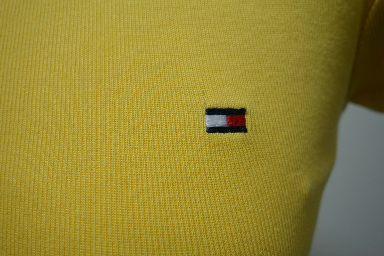 EK1738 Damen T-Shirt von Tommy Hilfiger, gelb, Gr. XS2