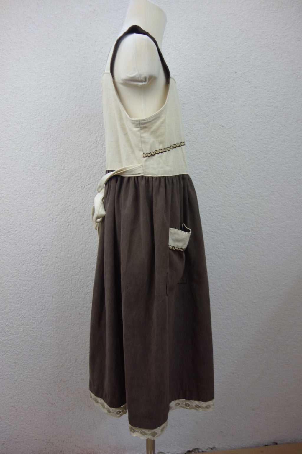 EK4187 Mädchen Dirndl von Isar Trachten, braun-beige, Gr.1402