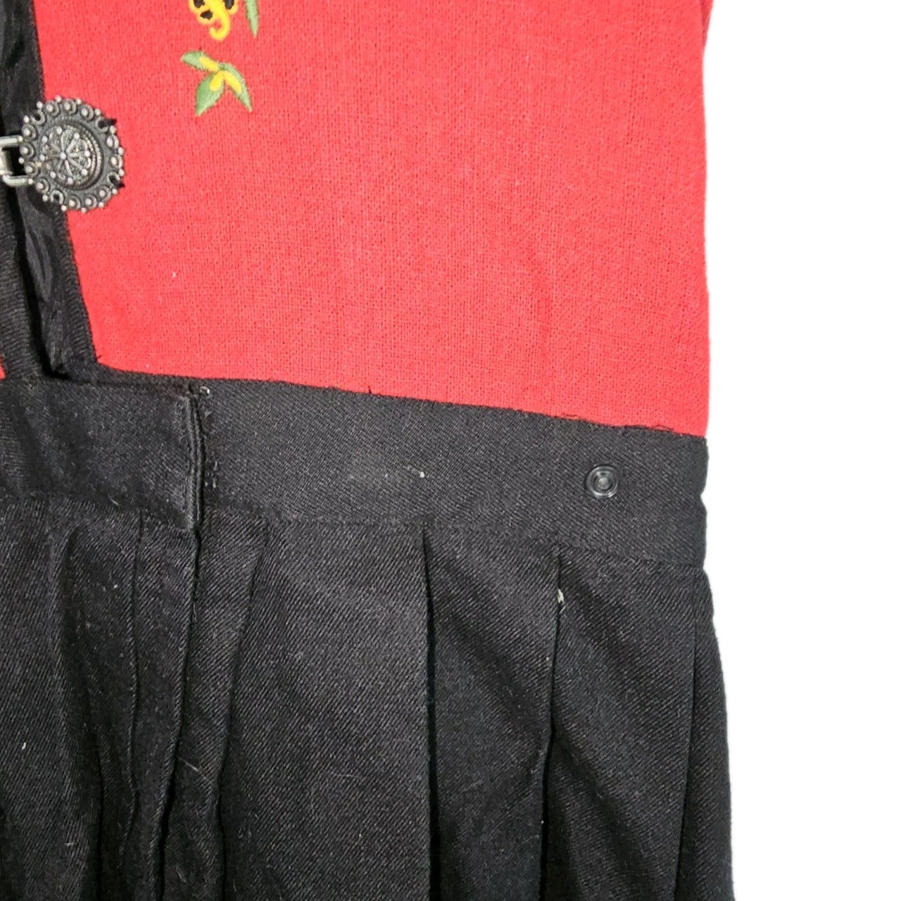 EK9626 Mädchen Dirndl von Festdrankt Cubus, rot-schwarz, Gr.1523