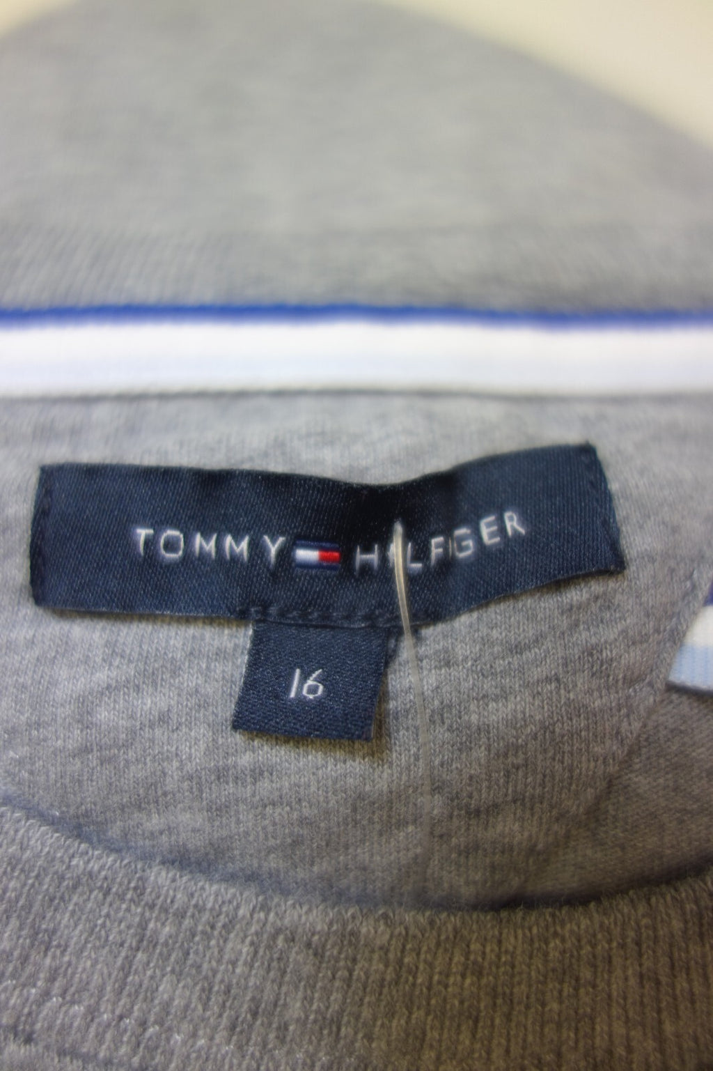 EK3458 Kinder Langarmshirt von Tommy Hilfiger, grau, Gr. 16 (176)4