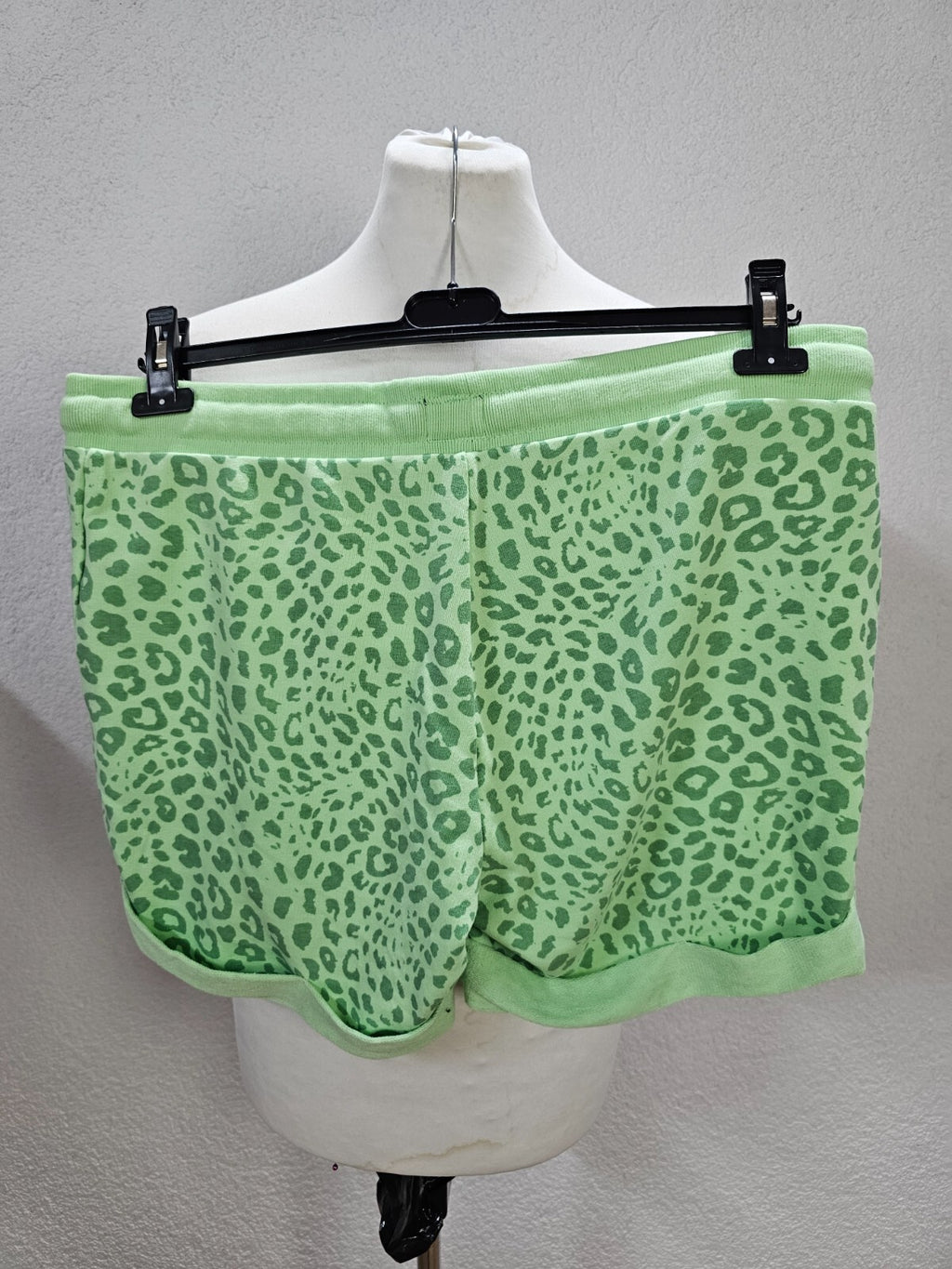EK6124 Damen Shorts von Maui, grün, Gr. L6