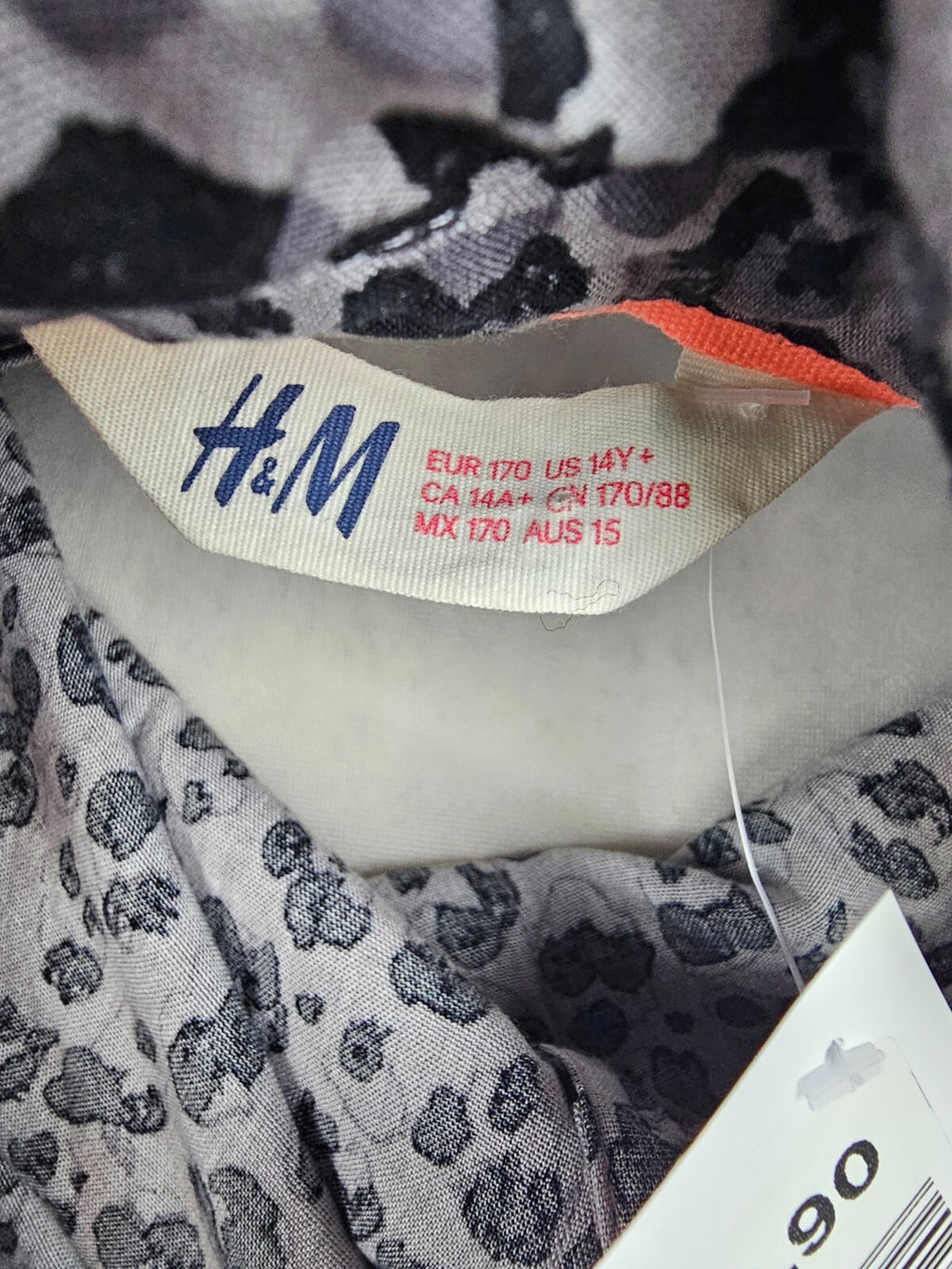 EK5627 Mädchen Bluse von H&M, grau, Leomuster, Gr. 1705